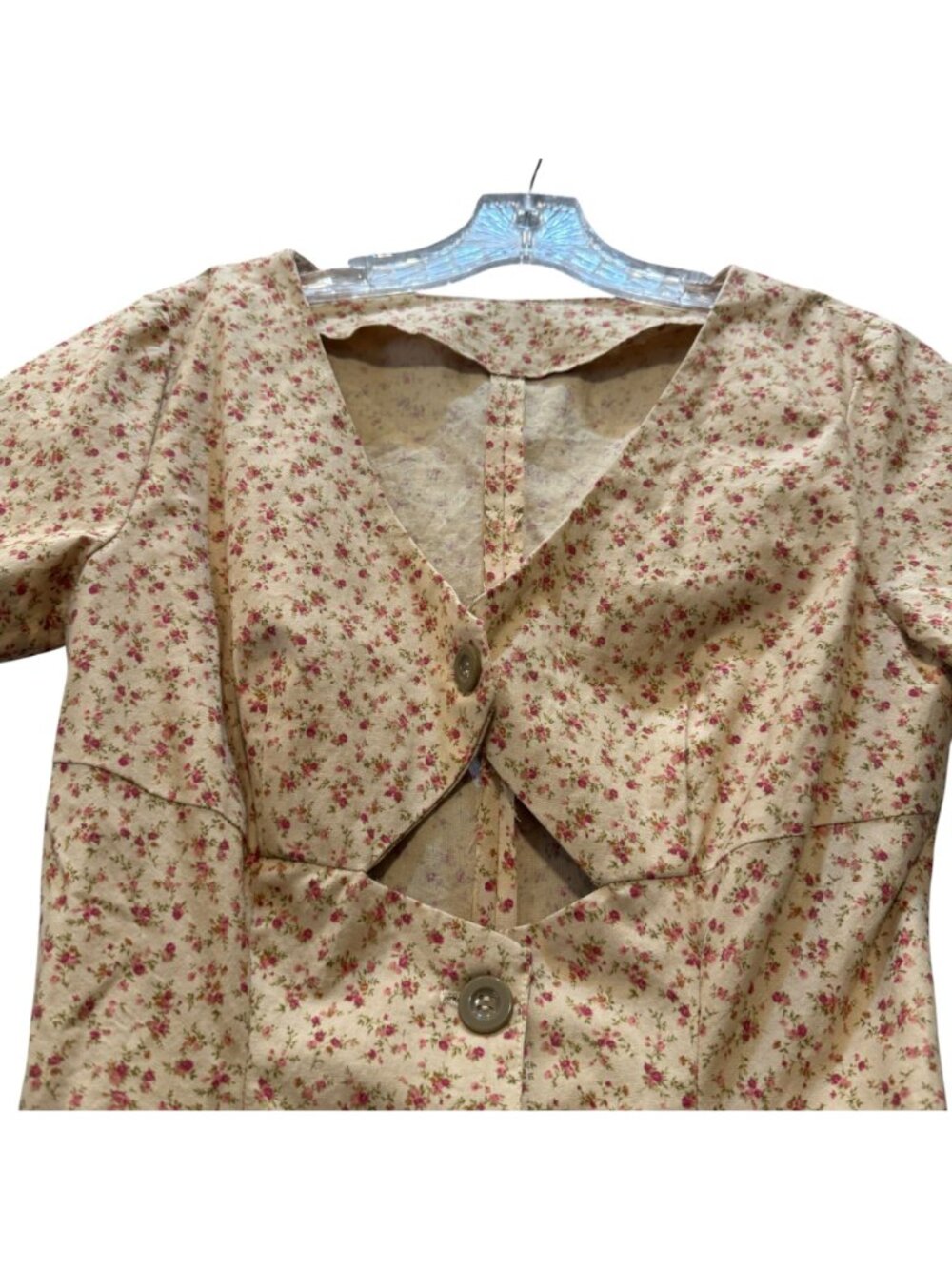 Vintage Inspired Ditsy Floral Mini Dress Beige with Red Roses and Cutout Detail - Picture 3 of 9
